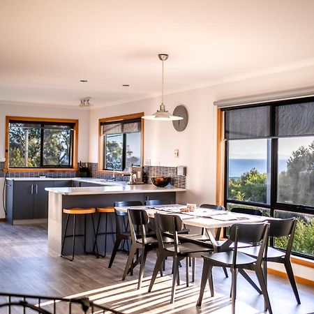 Willa The Lookout ~ Large Family House With Views Coles Bay Zewnętrze zdjęcie